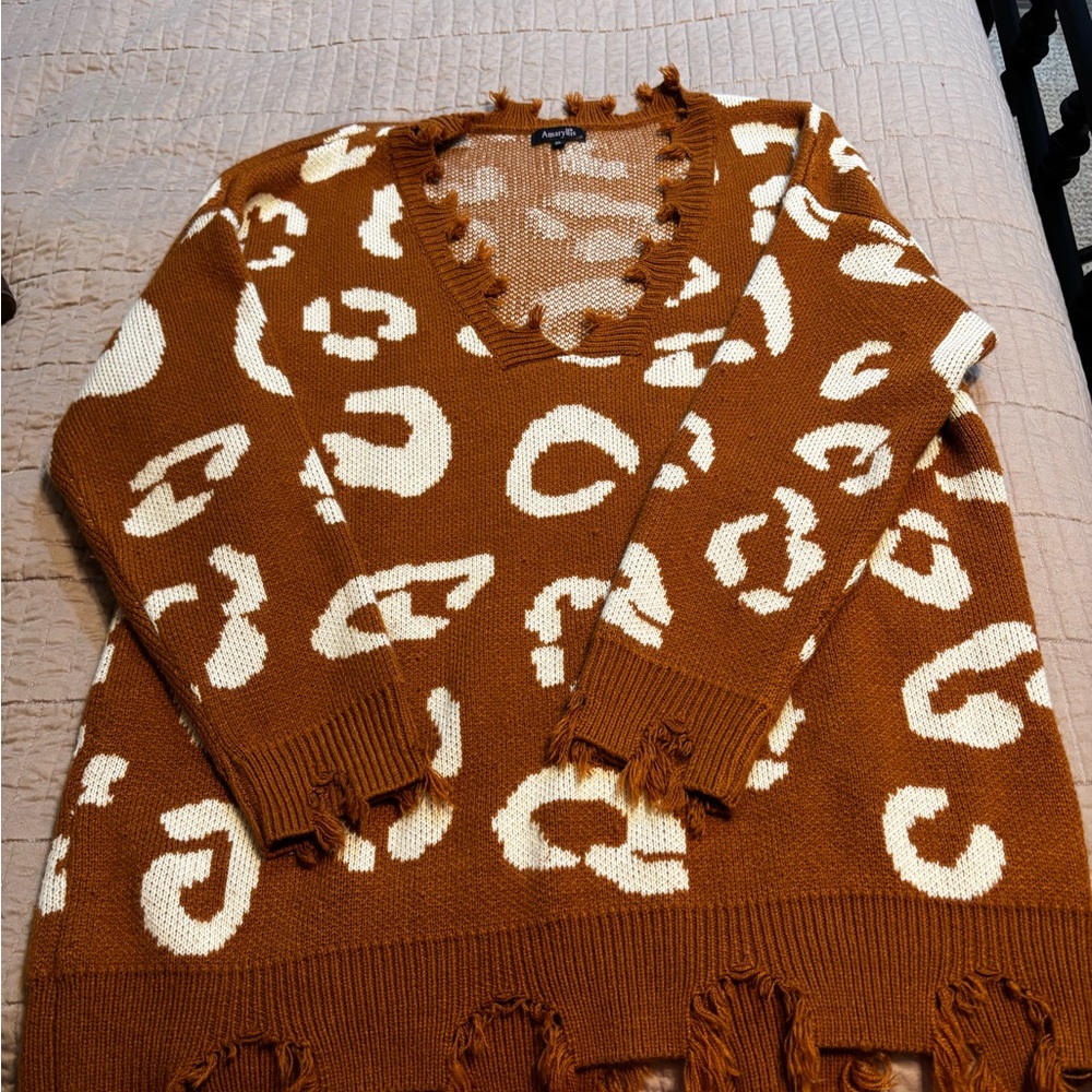Amaryllis Brown and Cream V-Neck Sweater EUC Size XL